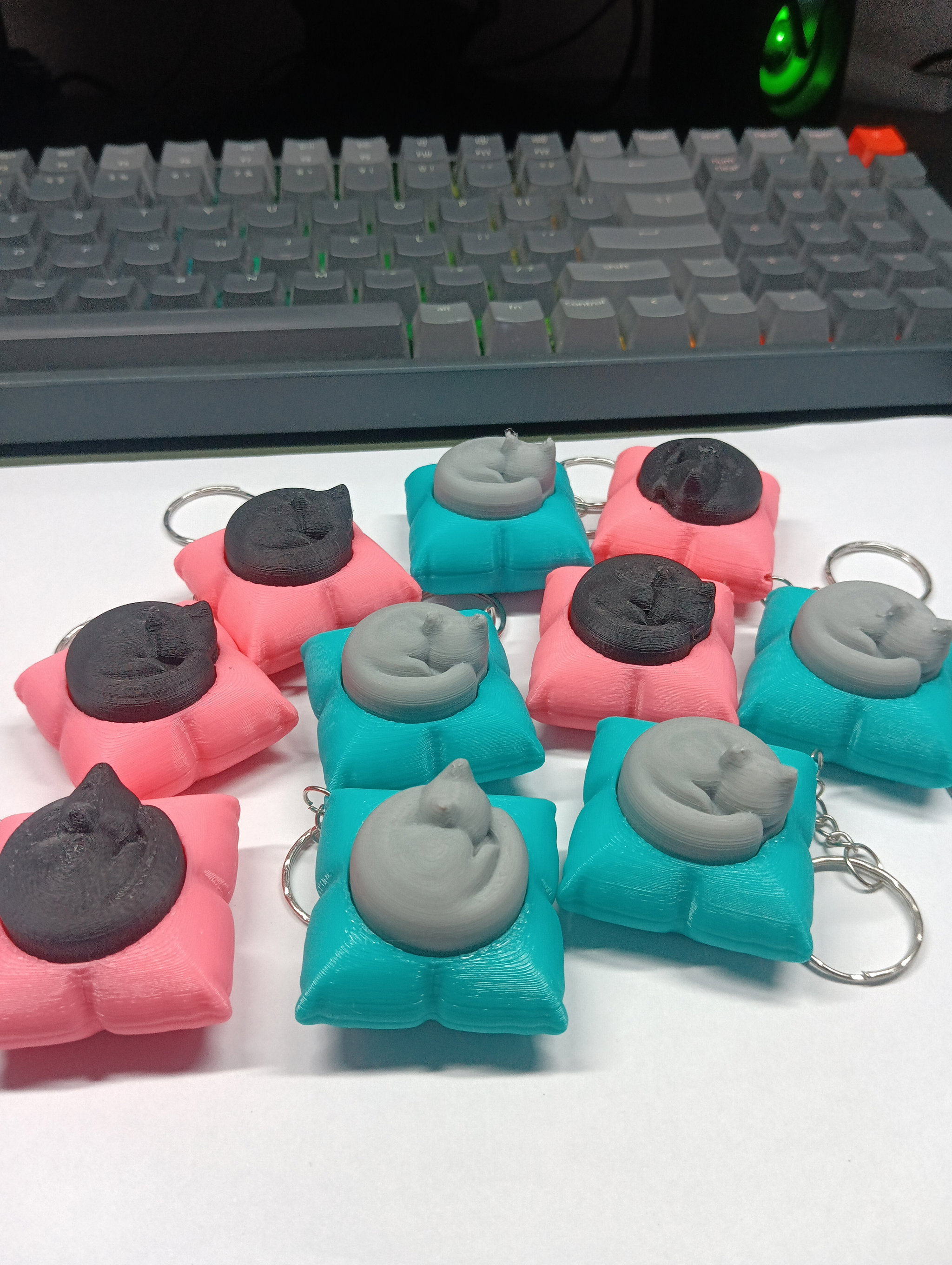 Sleeping Cat Pillow Clicker - Promo_3