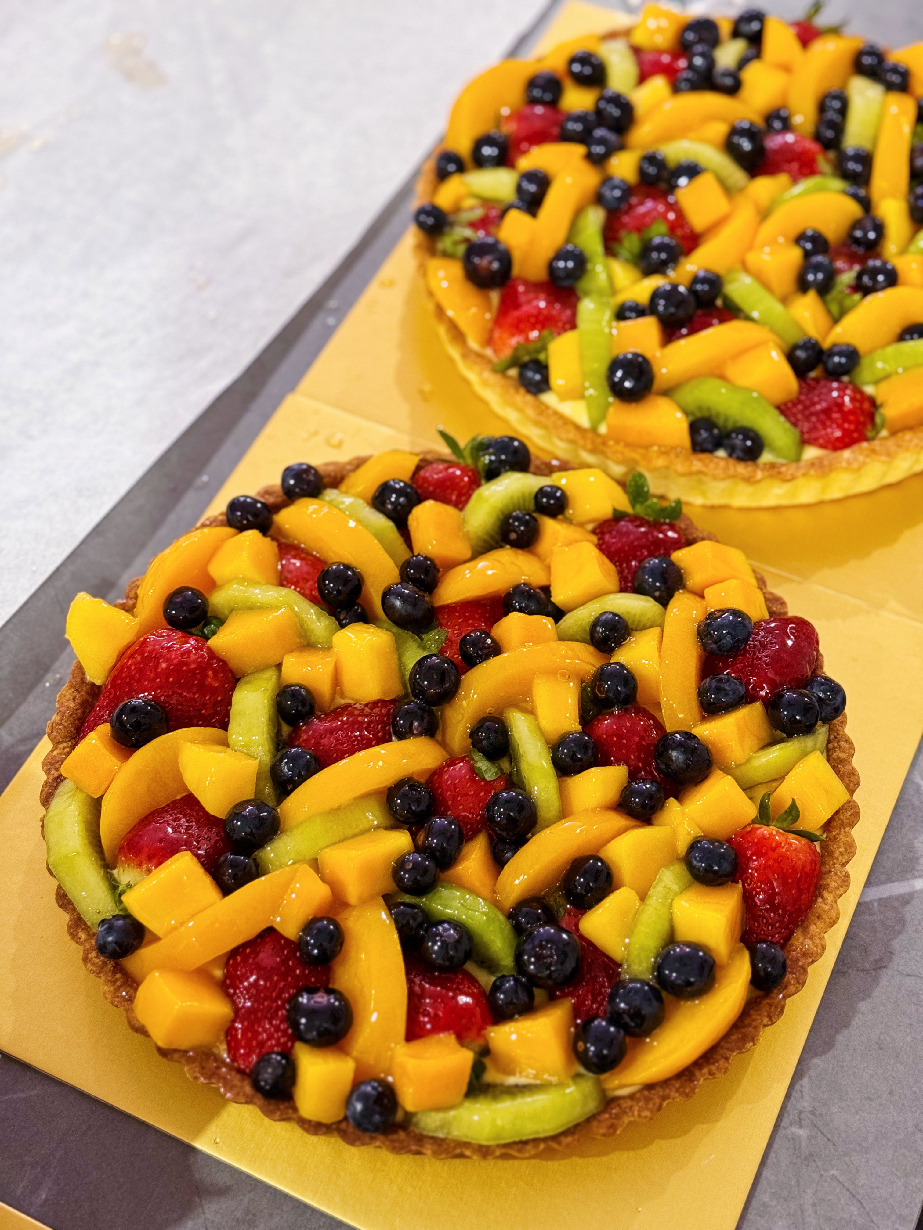 Fresh Mixed Fruit Tart, Large 10"_2
