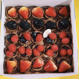 Mixed Berries Chocolate Tart, Minis