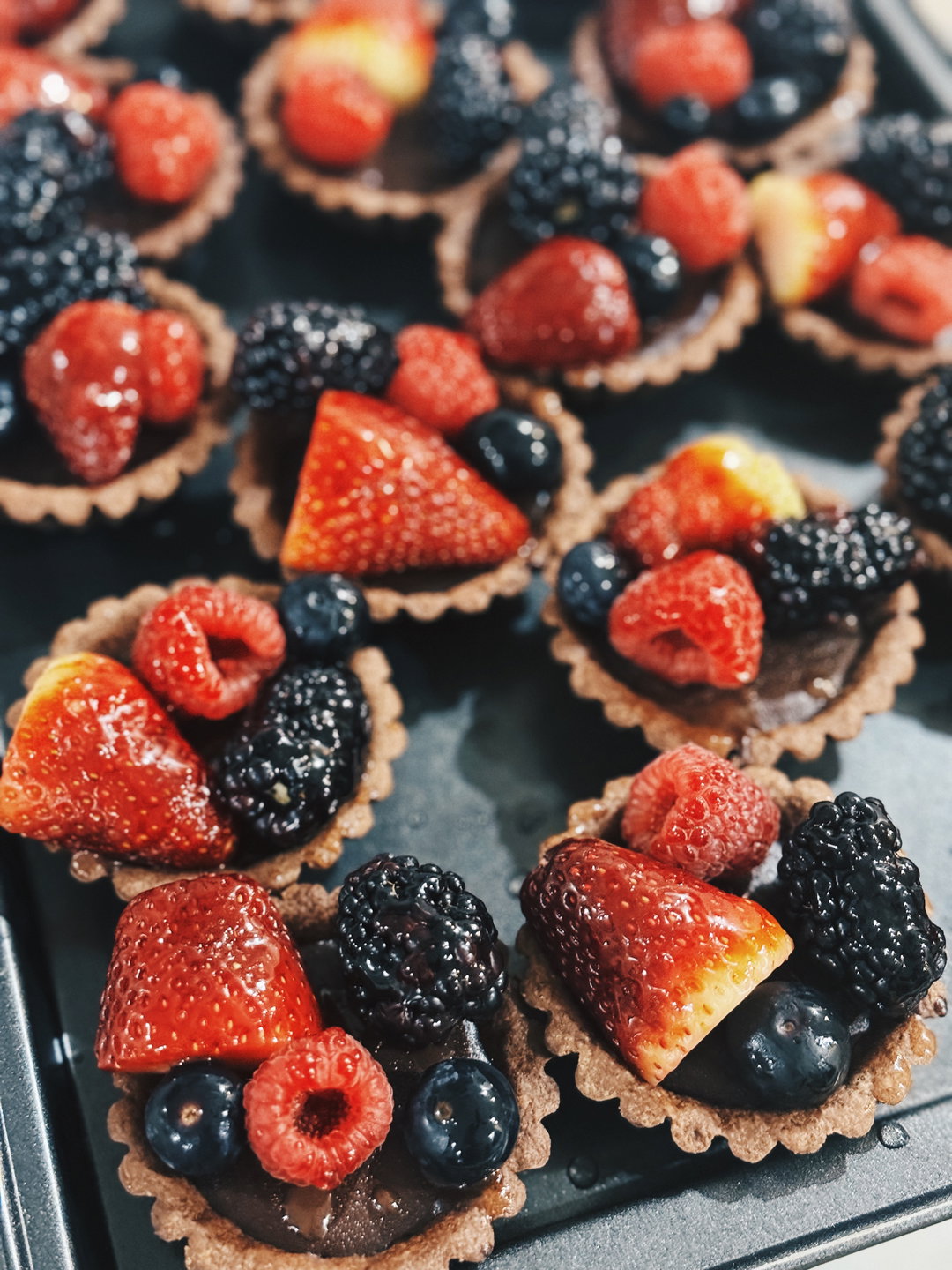 Mixed Berries Chocolate Tart, Small