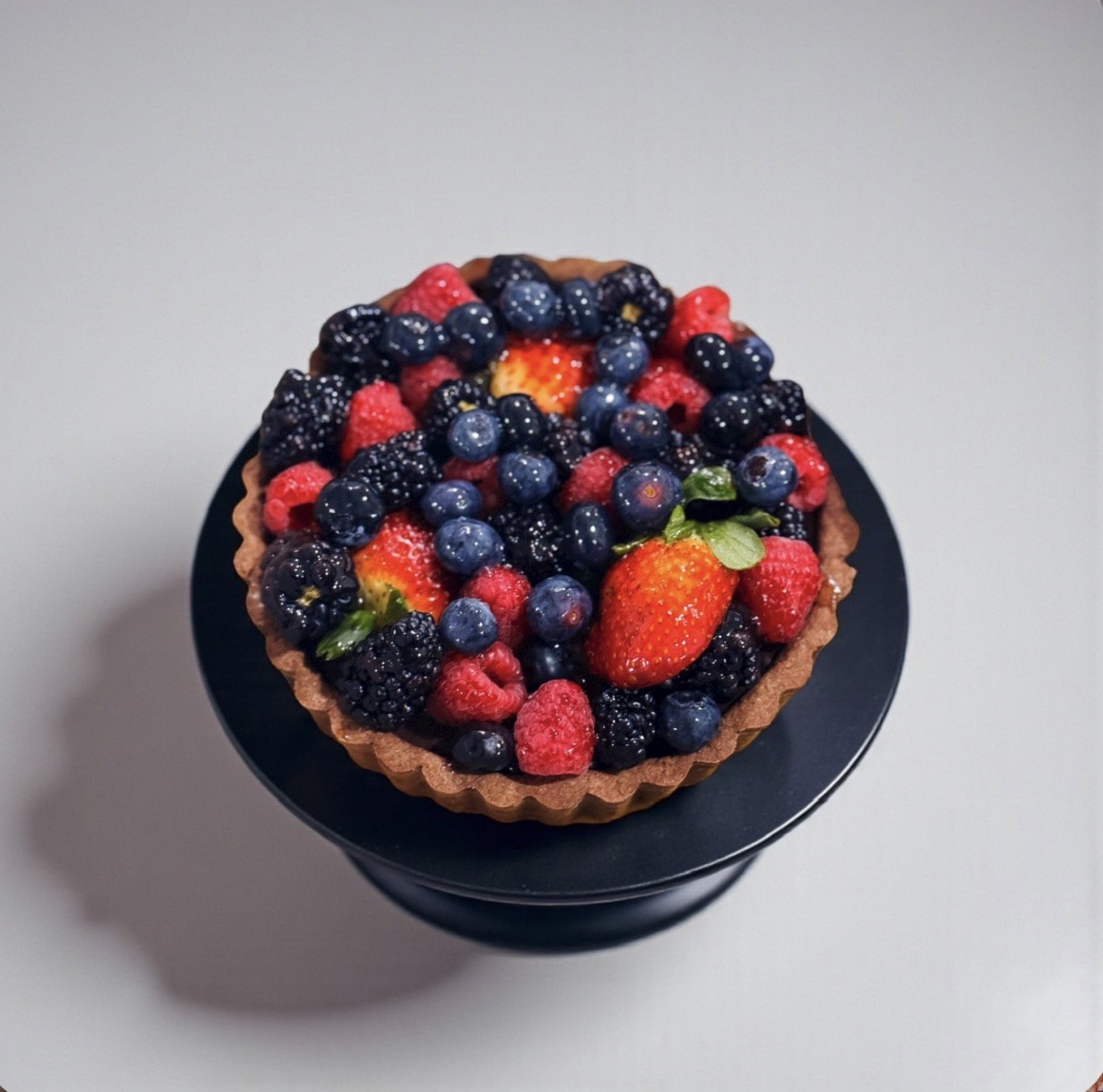 Mixed Berries Chocolate Tart, Medium 7"_0