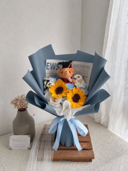 (GB009) Graduation Bear Soap Flower Bouquet