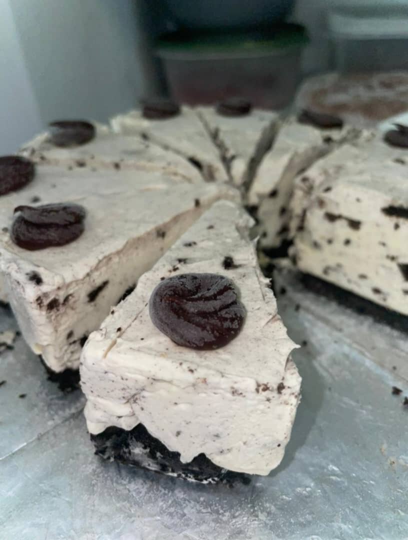 Cookies and Cream Cheesecakes Slices