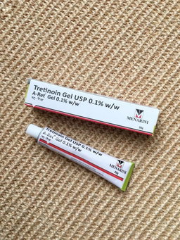 A-RET GEL 0,1 % (TRÉTINOÏNE)
