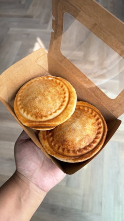 Baked Spicy beef cheese pies 2pc