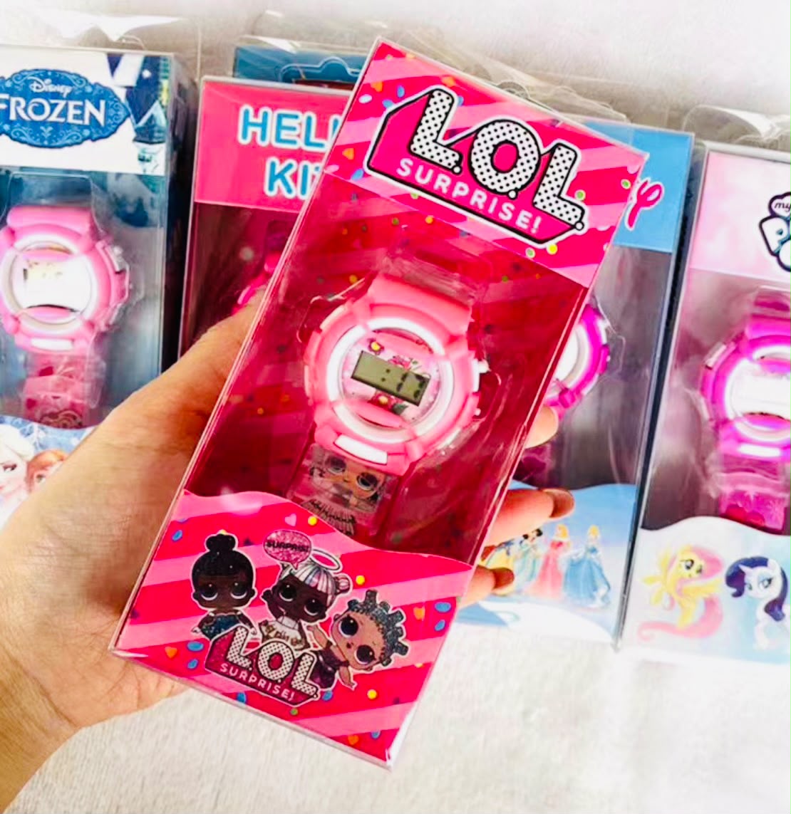 Strap Watches For Girls_1