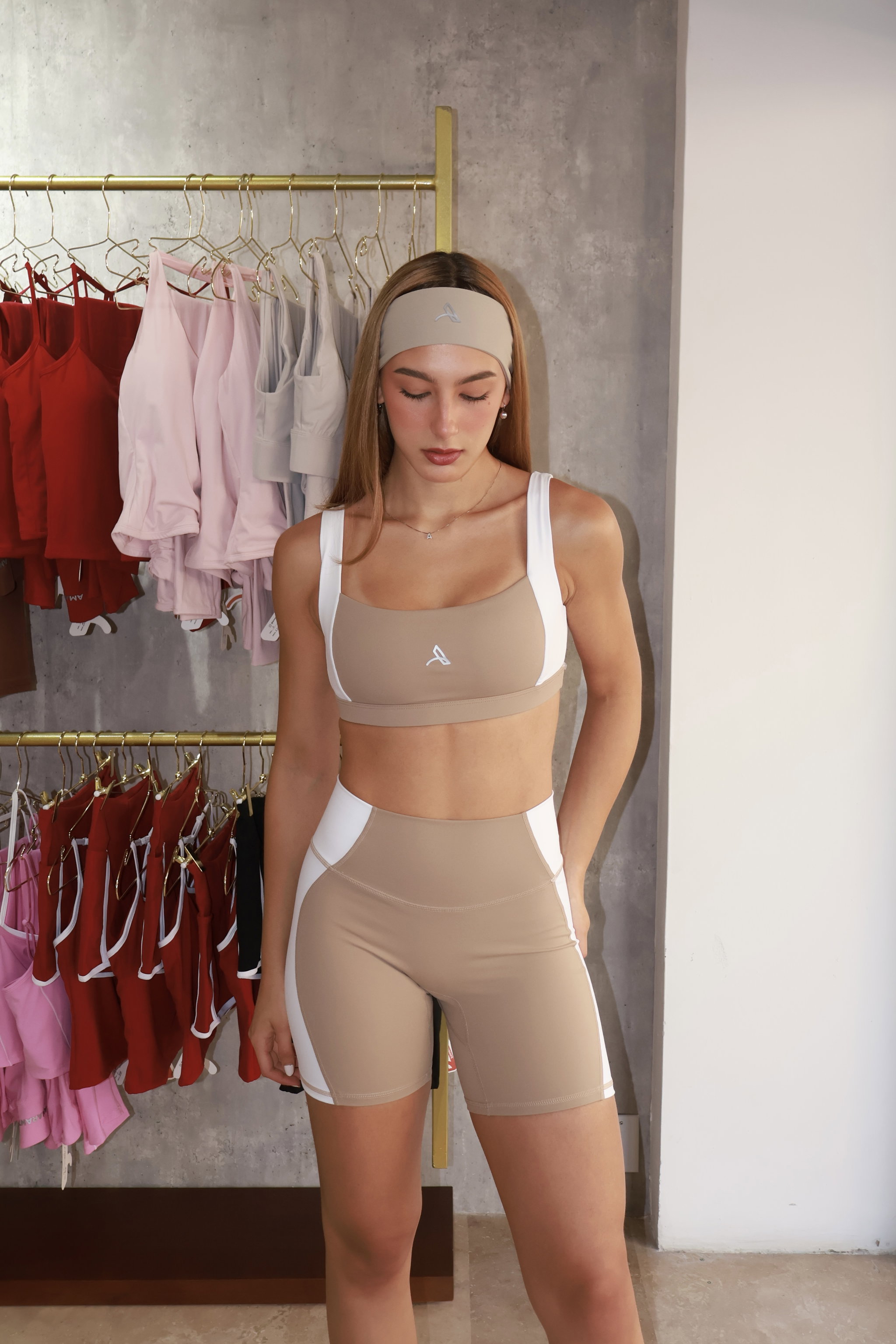 Top y biker curvo beige_1