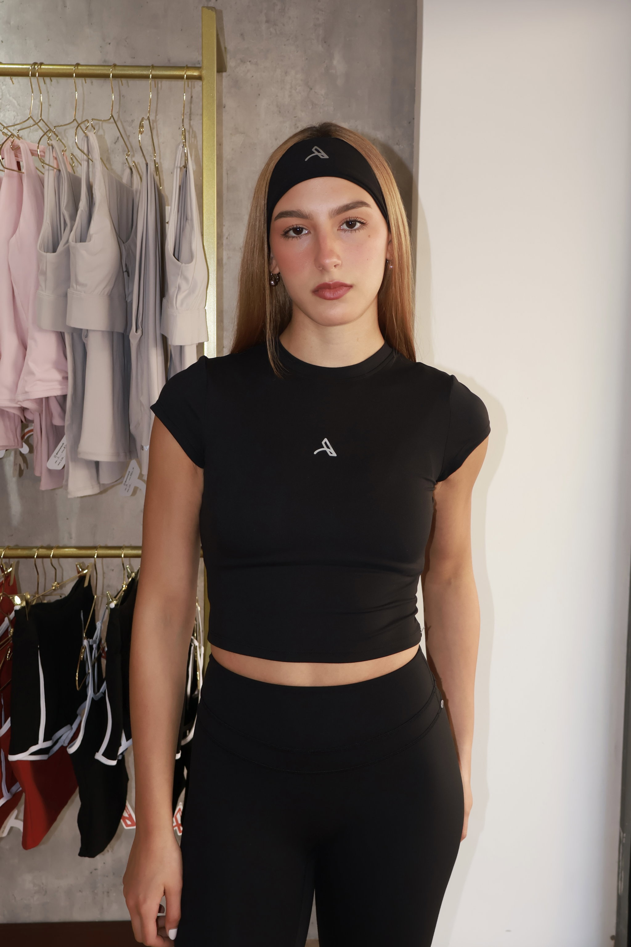 Set basic de camisa y legging negro_1