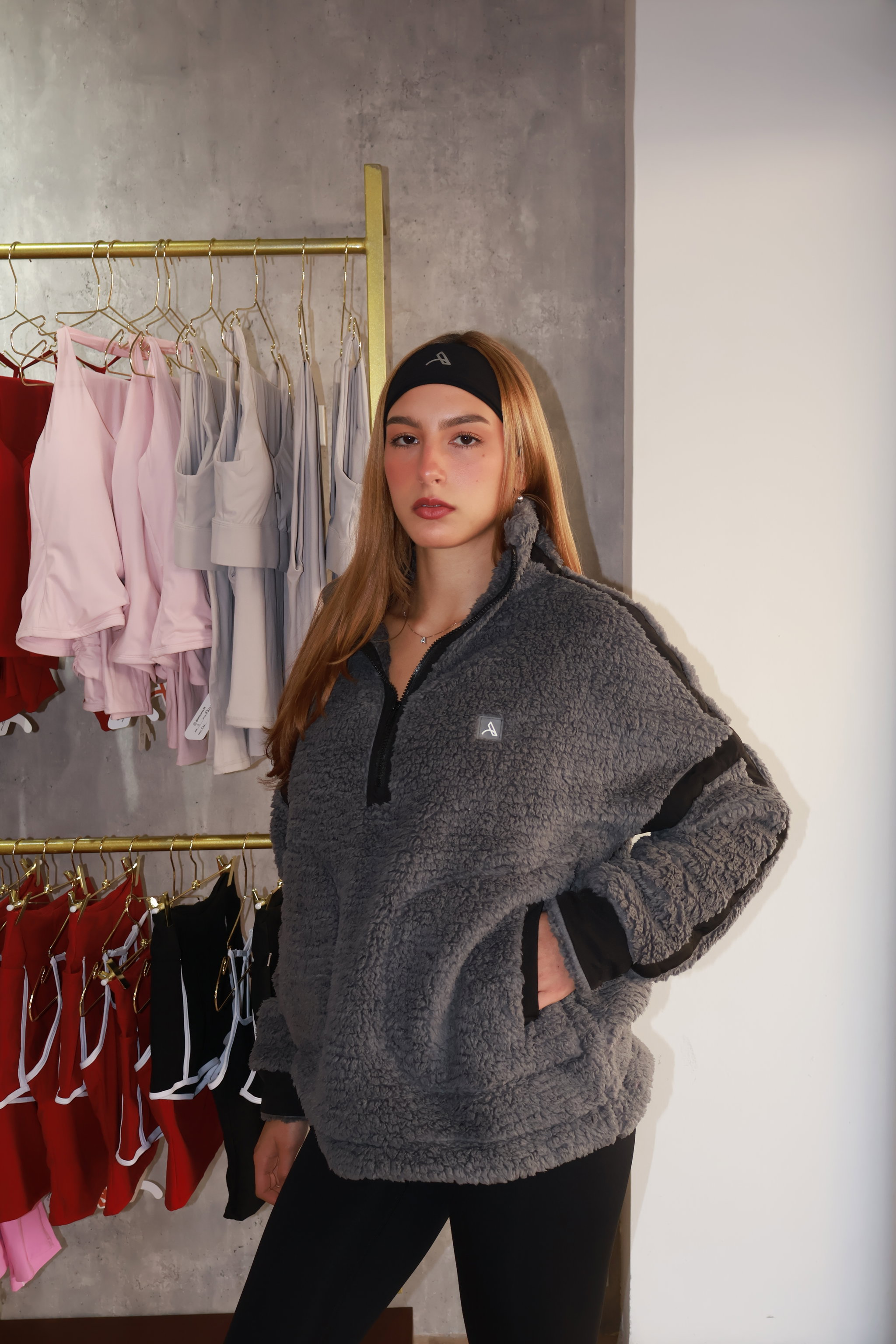 Chaqueta súper fluffy gris_1