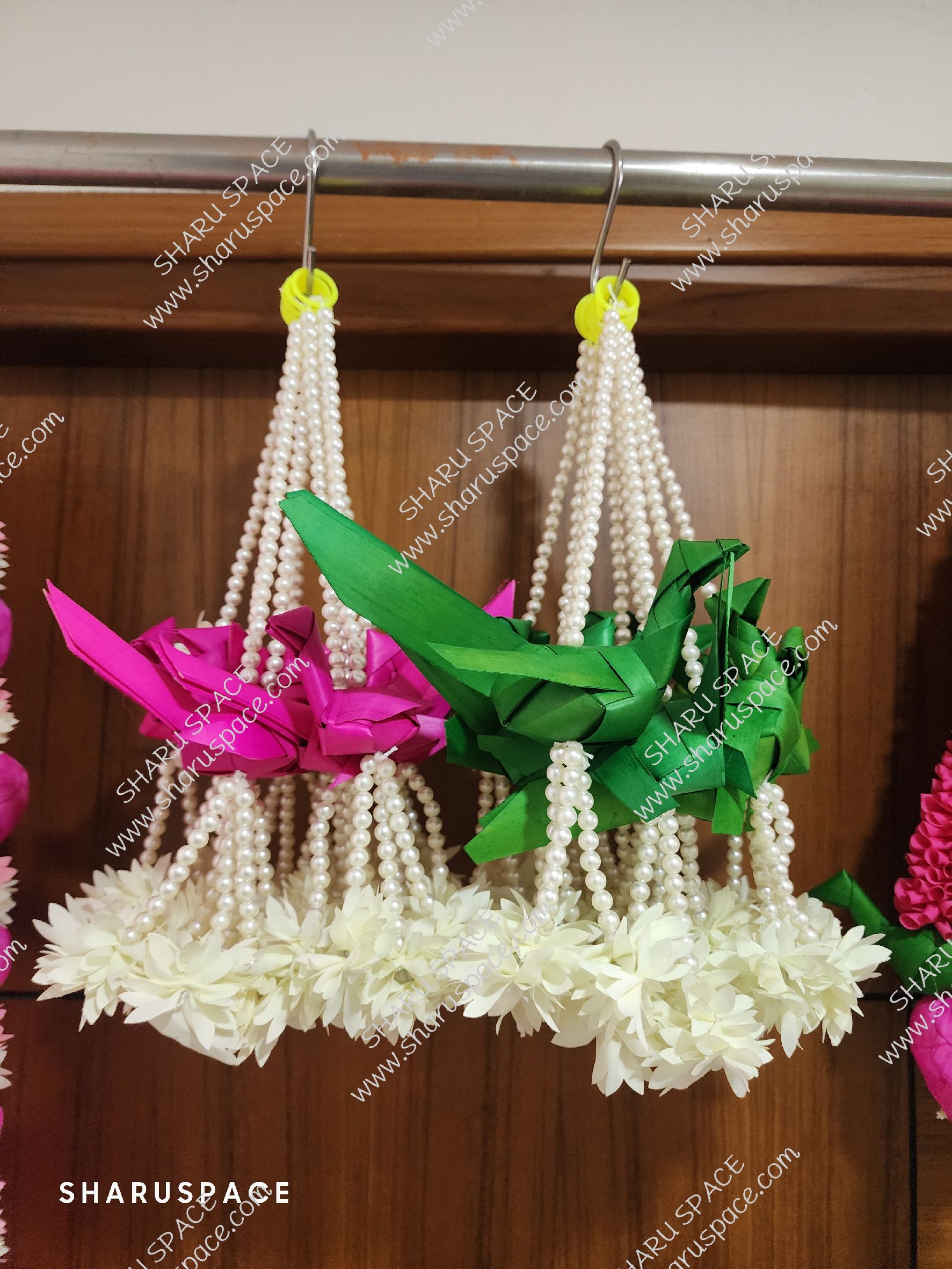 Sharu Space Pearl Parrot Hanging Pair_0