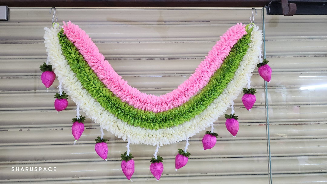 Sharu Space U Set with Lotus Buds