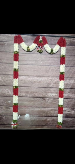 Sharu Space White & Red Door Gajamala