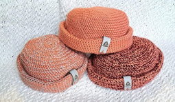 Peach crochet beanie by Phaks    (Maseru clothing)