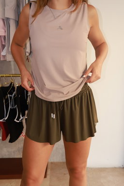 Short verde militar soft