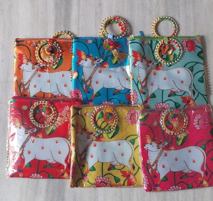 Sharu Space Cow Bangle Bag_0