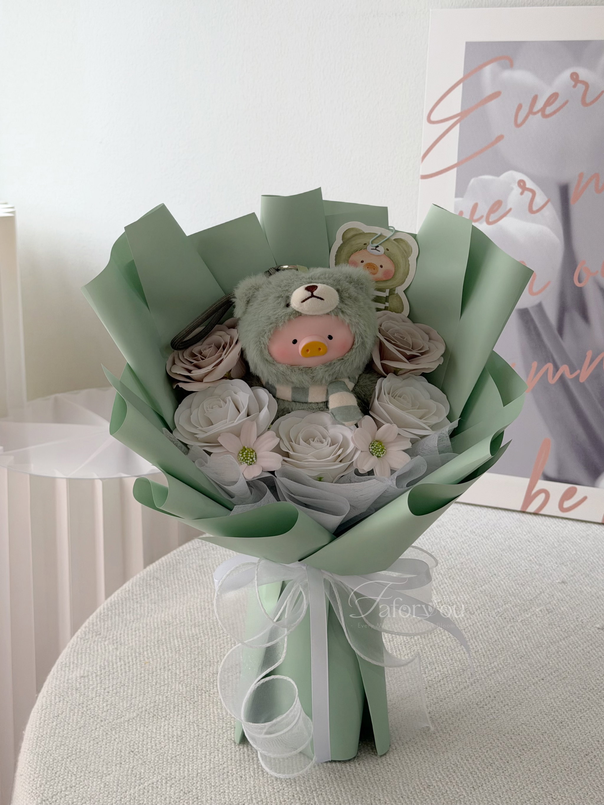 ( pre-order)  Customize Lulu Pig Bouquet _2