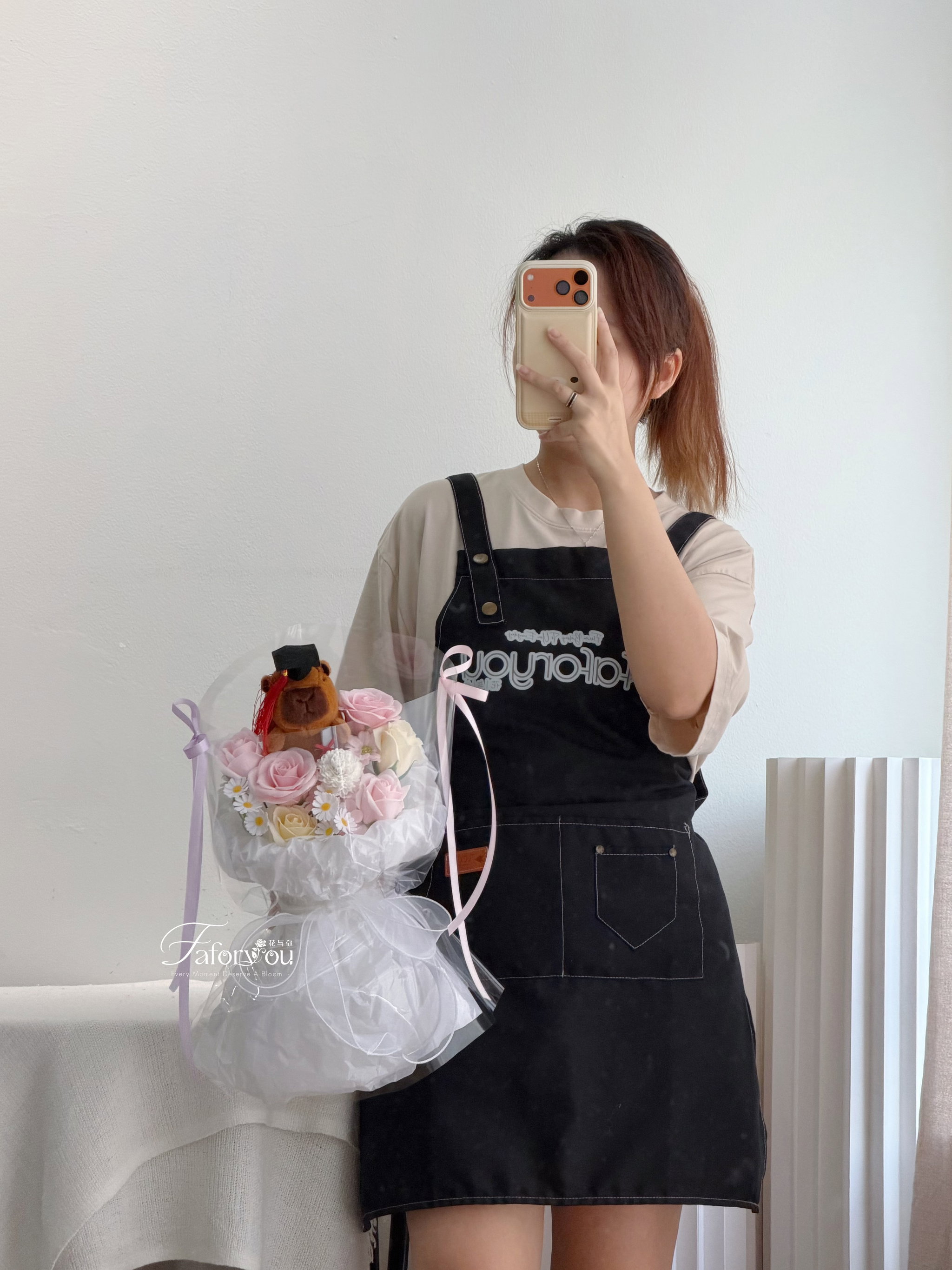 ( GD014 ) Graduation Capybara Soap Flower Bouquet _1
