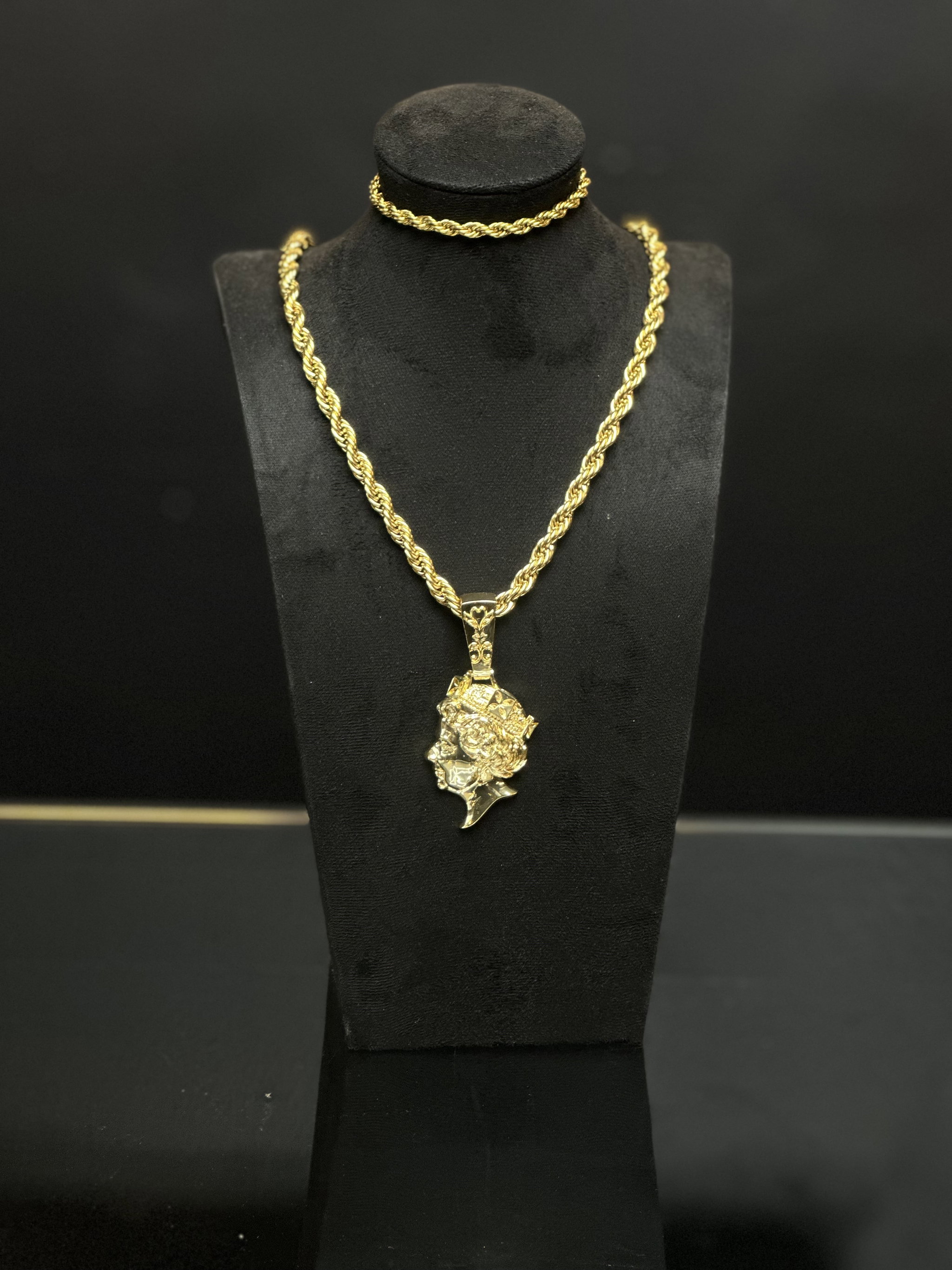 Men’s Central C neck chain _0