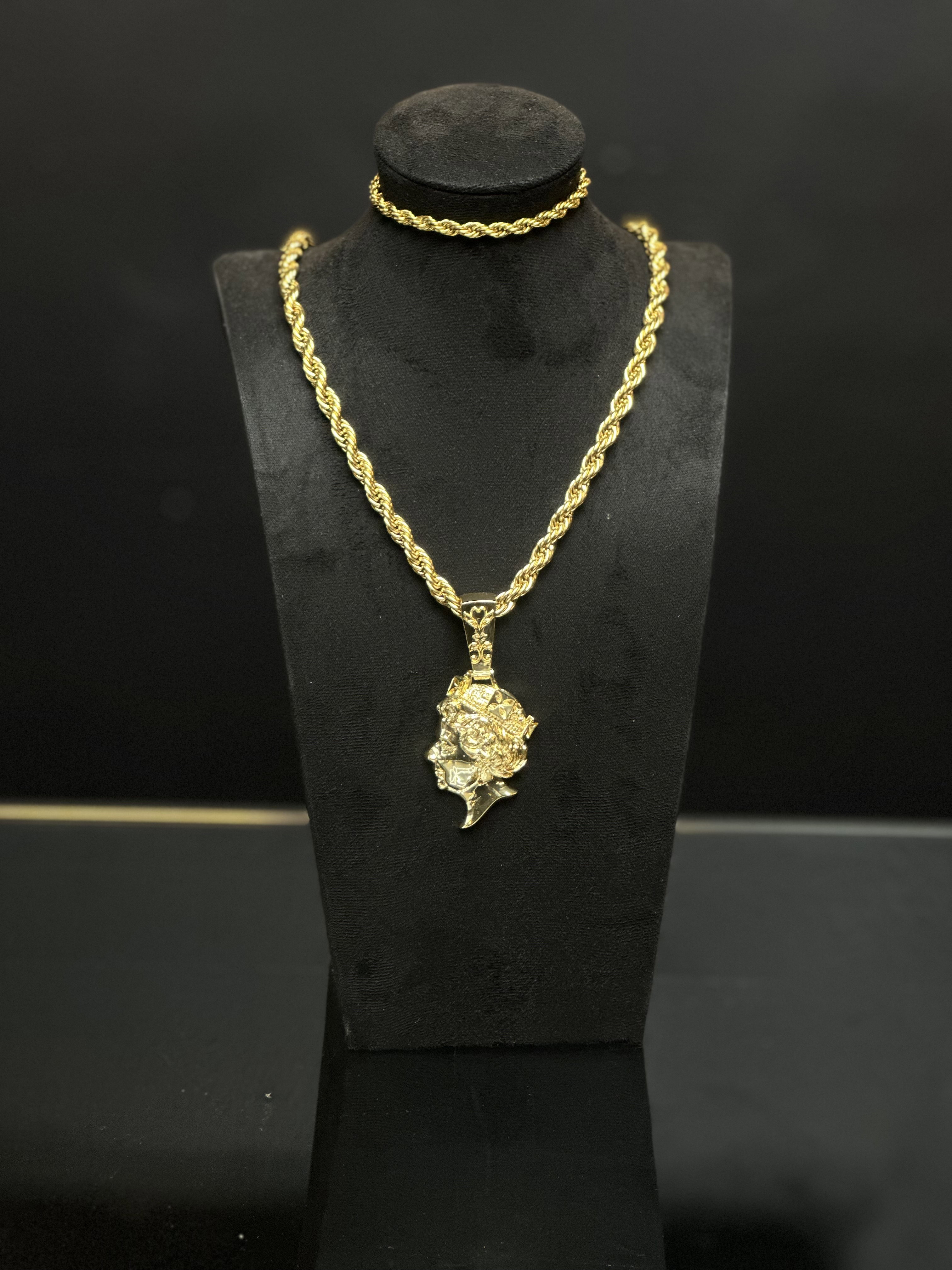 Men’s Central C neck chain 