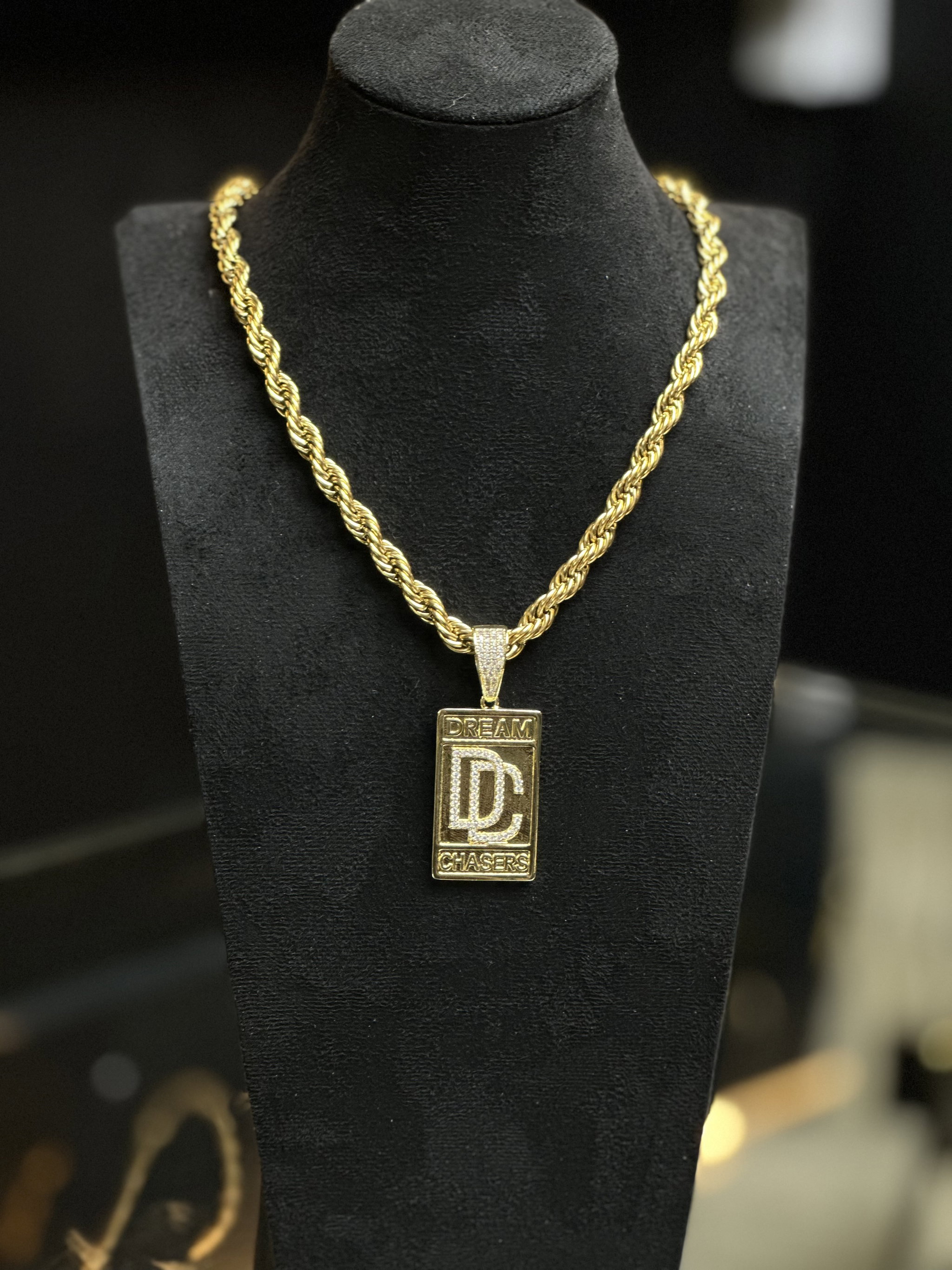 Men’s dream chasers neck piece _0