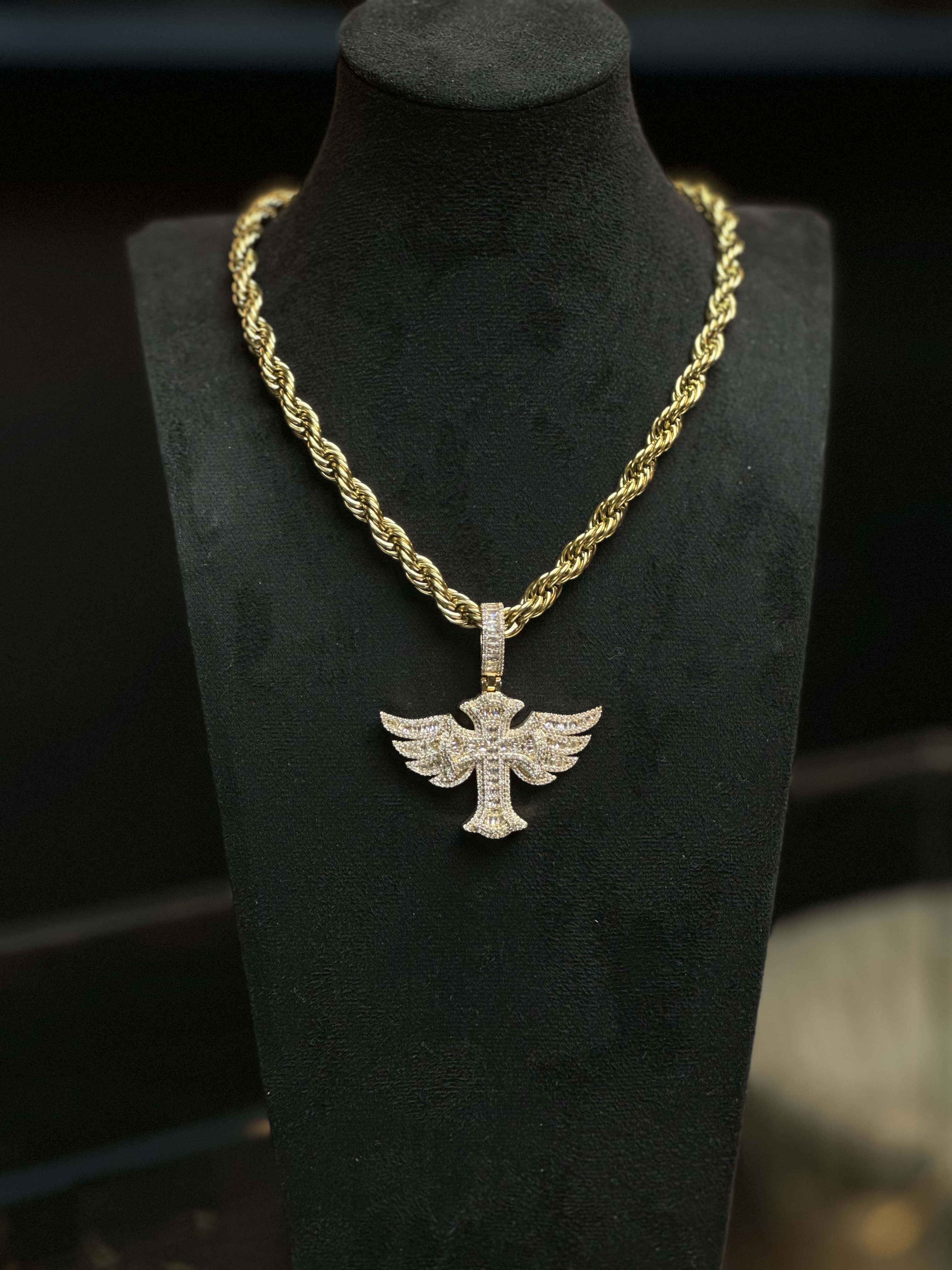 Men’s angle cross neck piece 