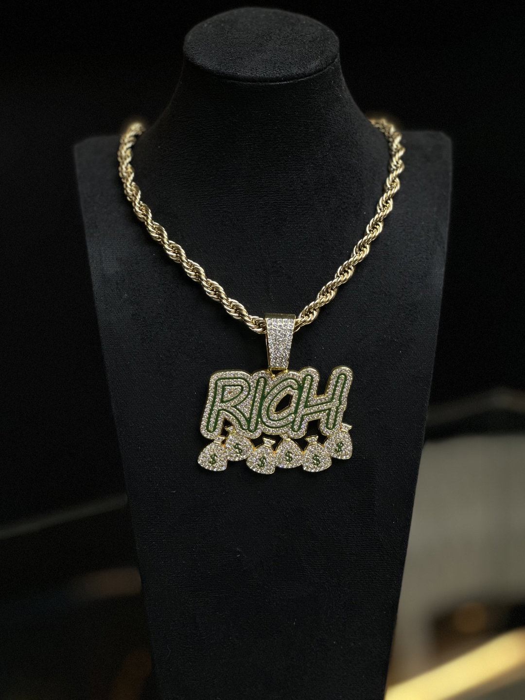 Men’s Rich gang pendant 
