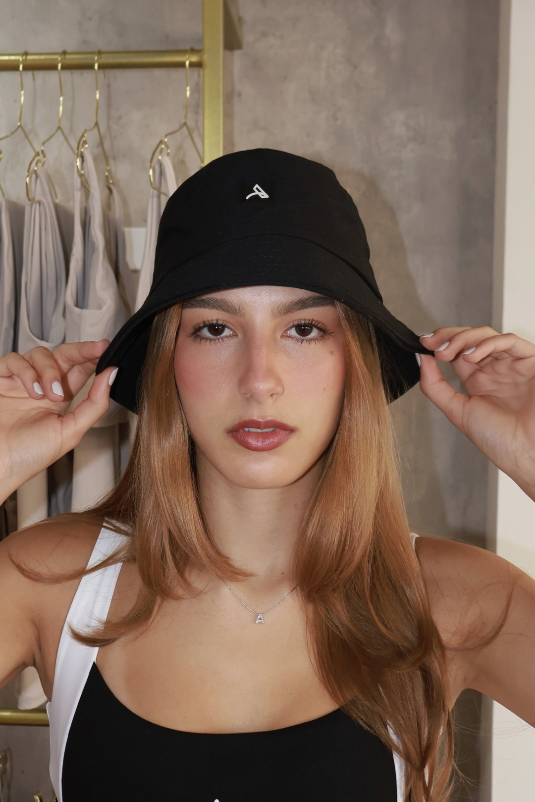 Bucket hat negro