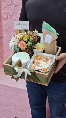 desayuno de chilaquiles  hombre