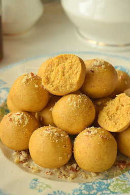 Besan Laddu (Pure Ghee)