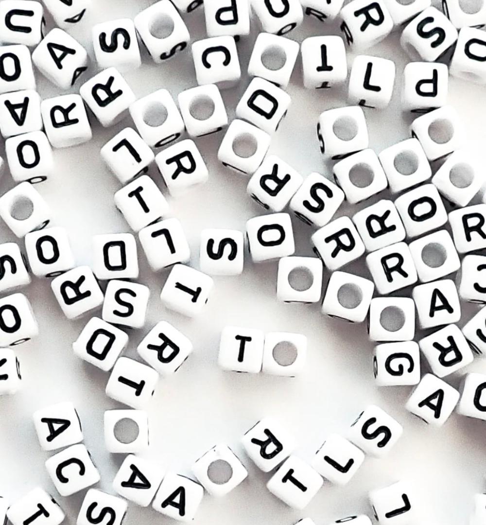 White & Black Acrylic Cube Letter Beads_0