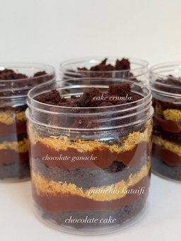 Dubai chocolate cake tub