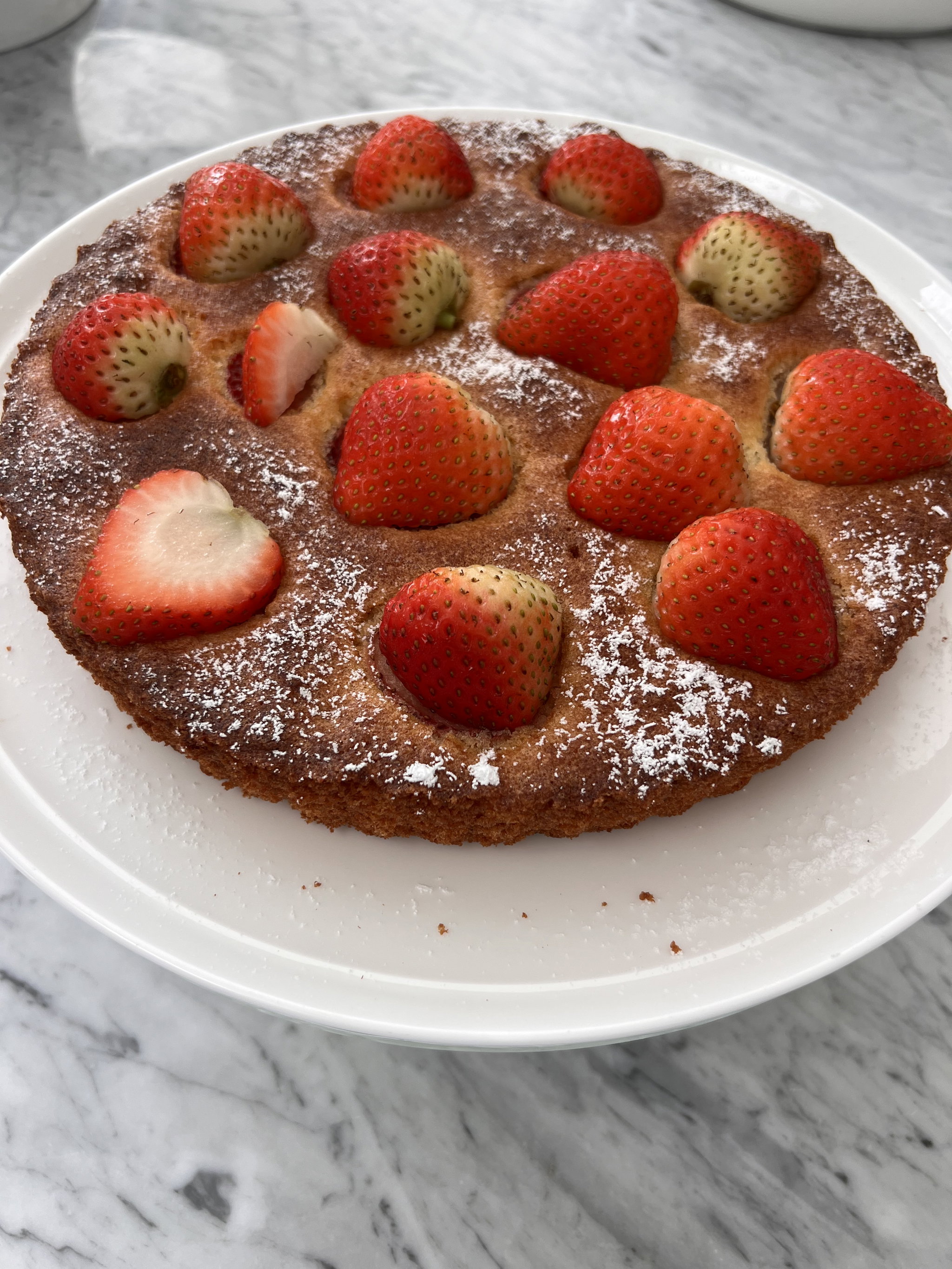 Slice of strawberry tart_0
