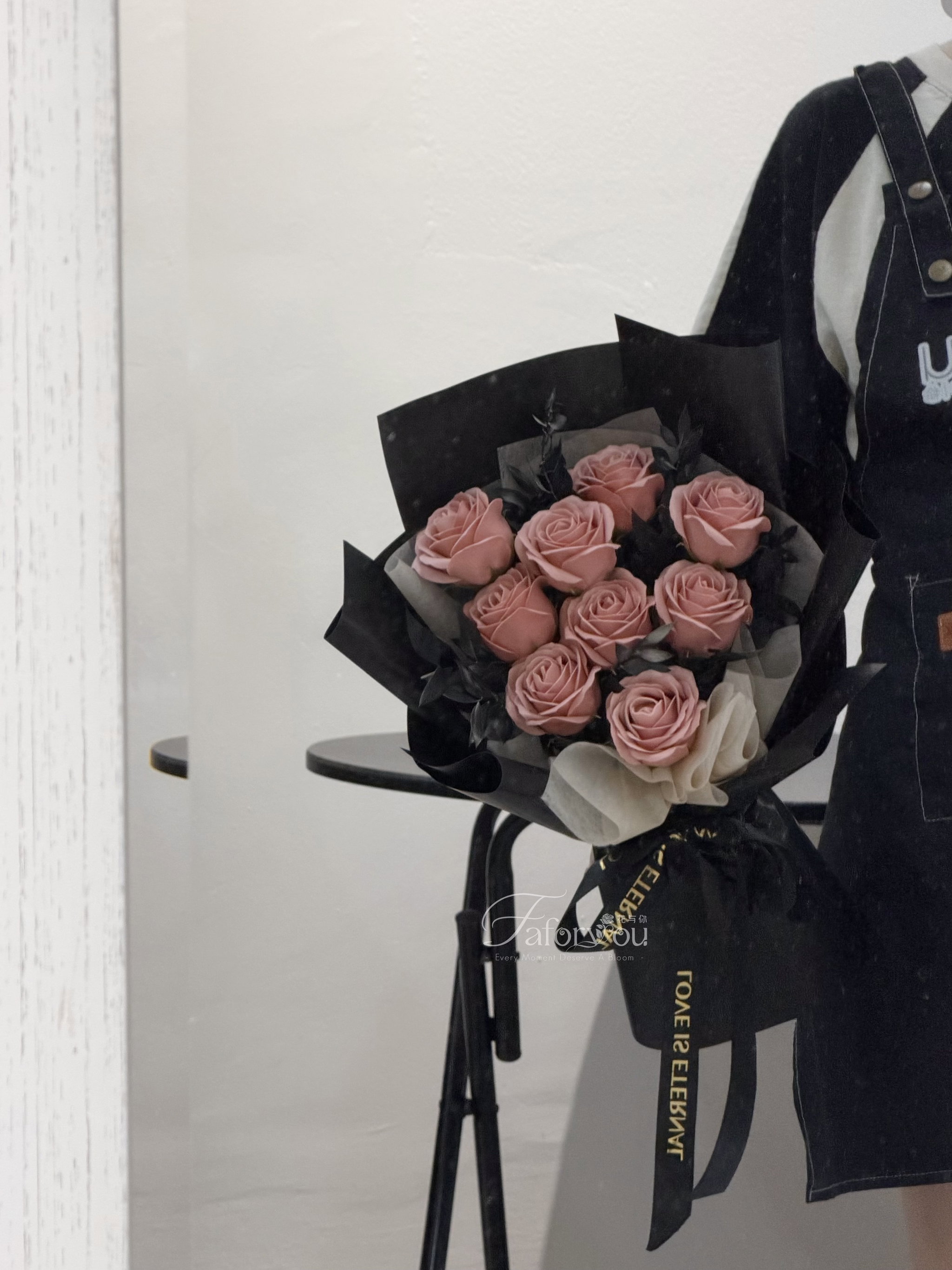 9 Stalk Soap Rose Bouquet_0