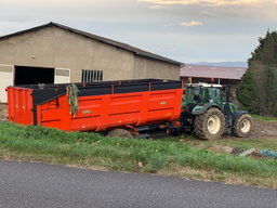 VOLQUETE DE GRANO GV 210 – CARGA ÚTIL 21.000 KG