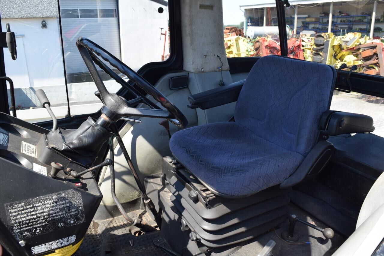 TRACTOR AGRÍCOLA CASE IH 1455 XL A – 4X4_6