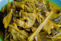 សម្ល​ម្ជូរ​គ្រាក់​ពោះ​គោ​ខ្មែរ