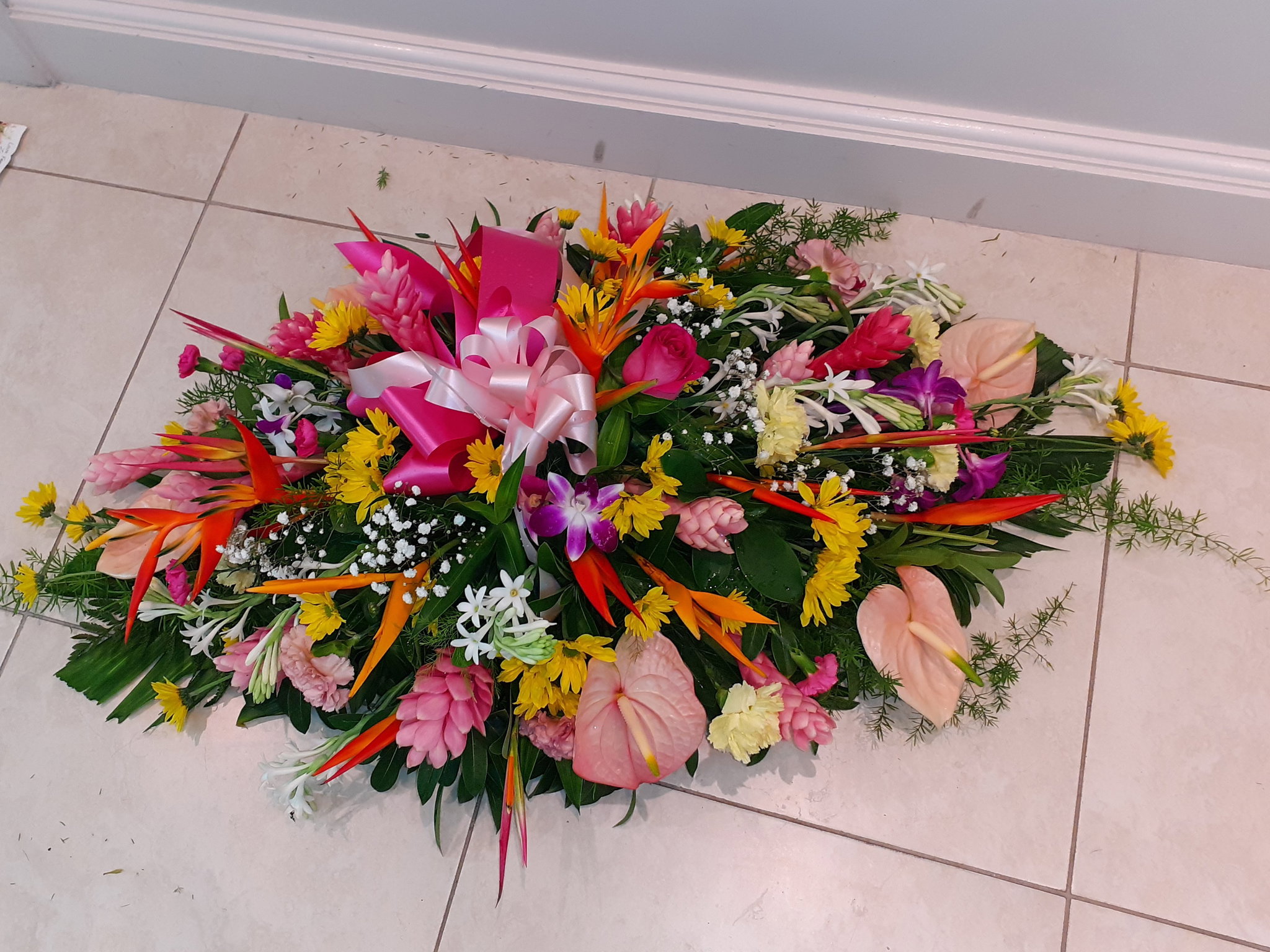 Casket spray (w/ boutonniere or corsage)_0