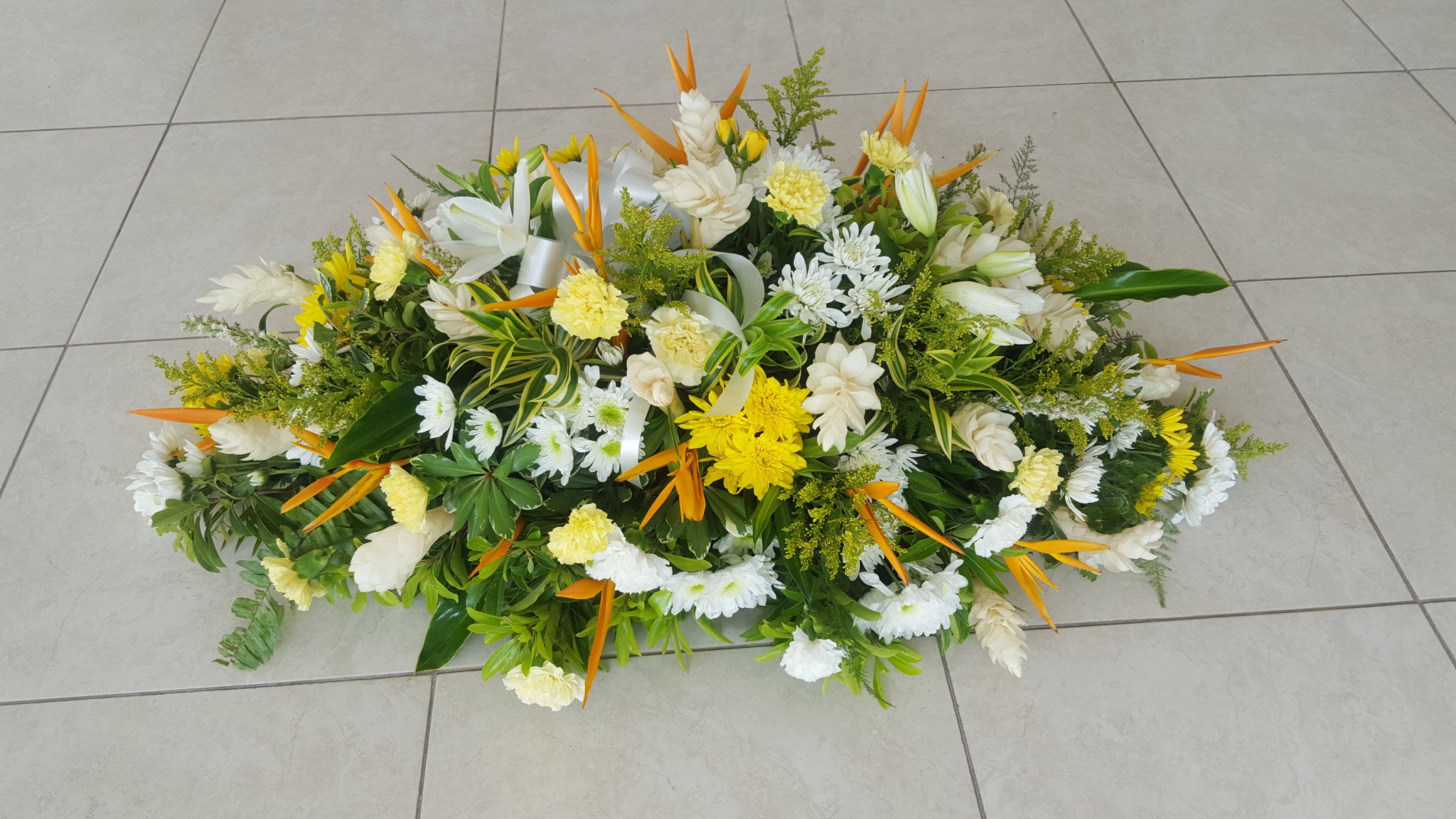 Casket spray (w/ boutonniere or corsage)_15