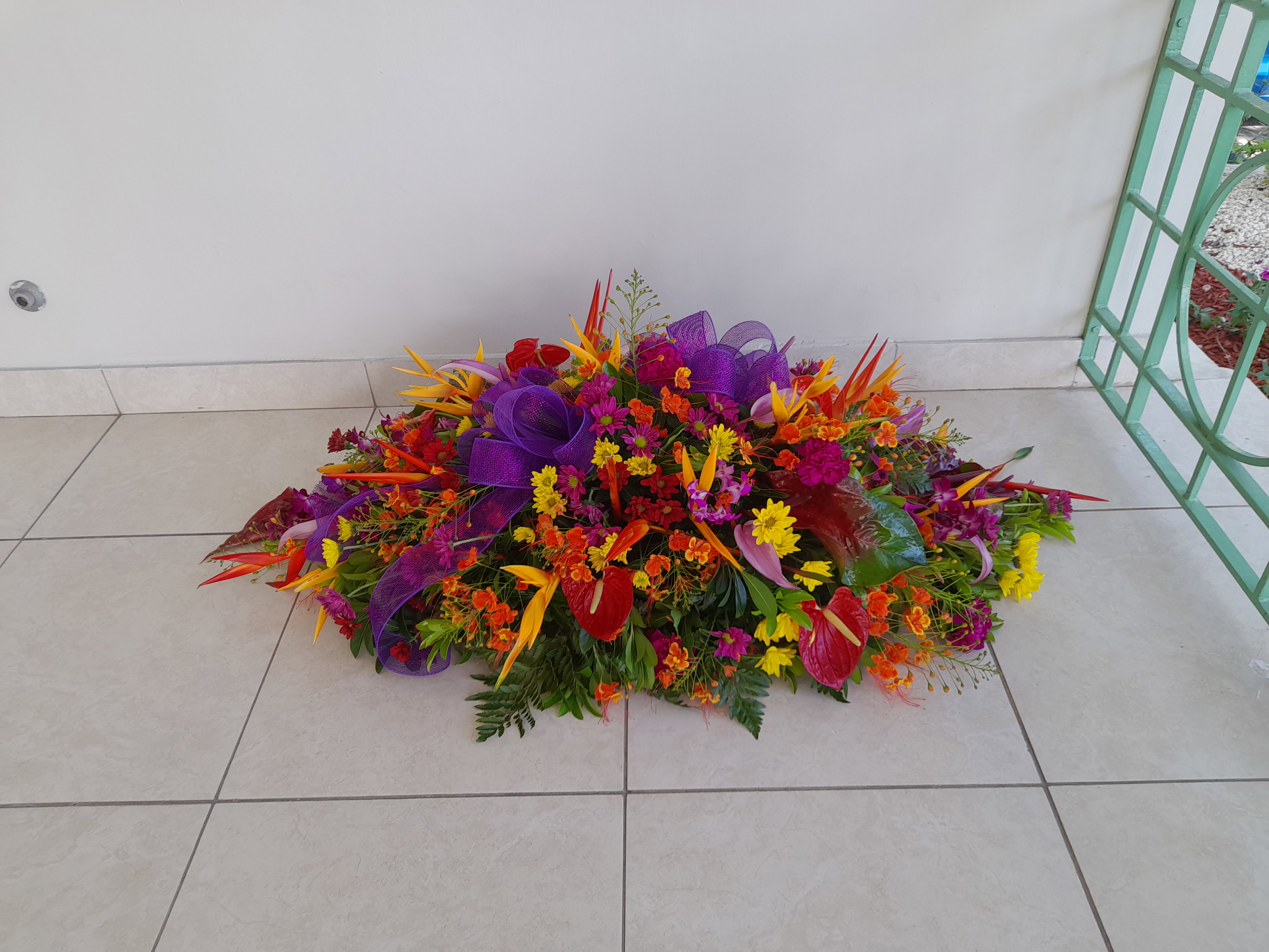 Casket spray (w/ boutonniere or corsage)_21