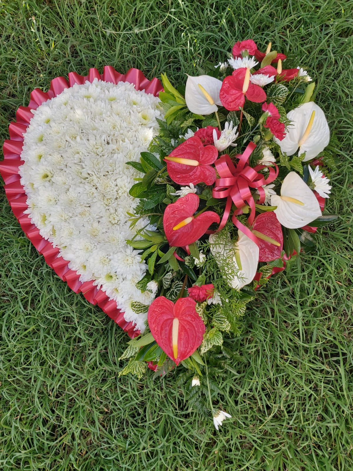 Heart Wreath with spray _1