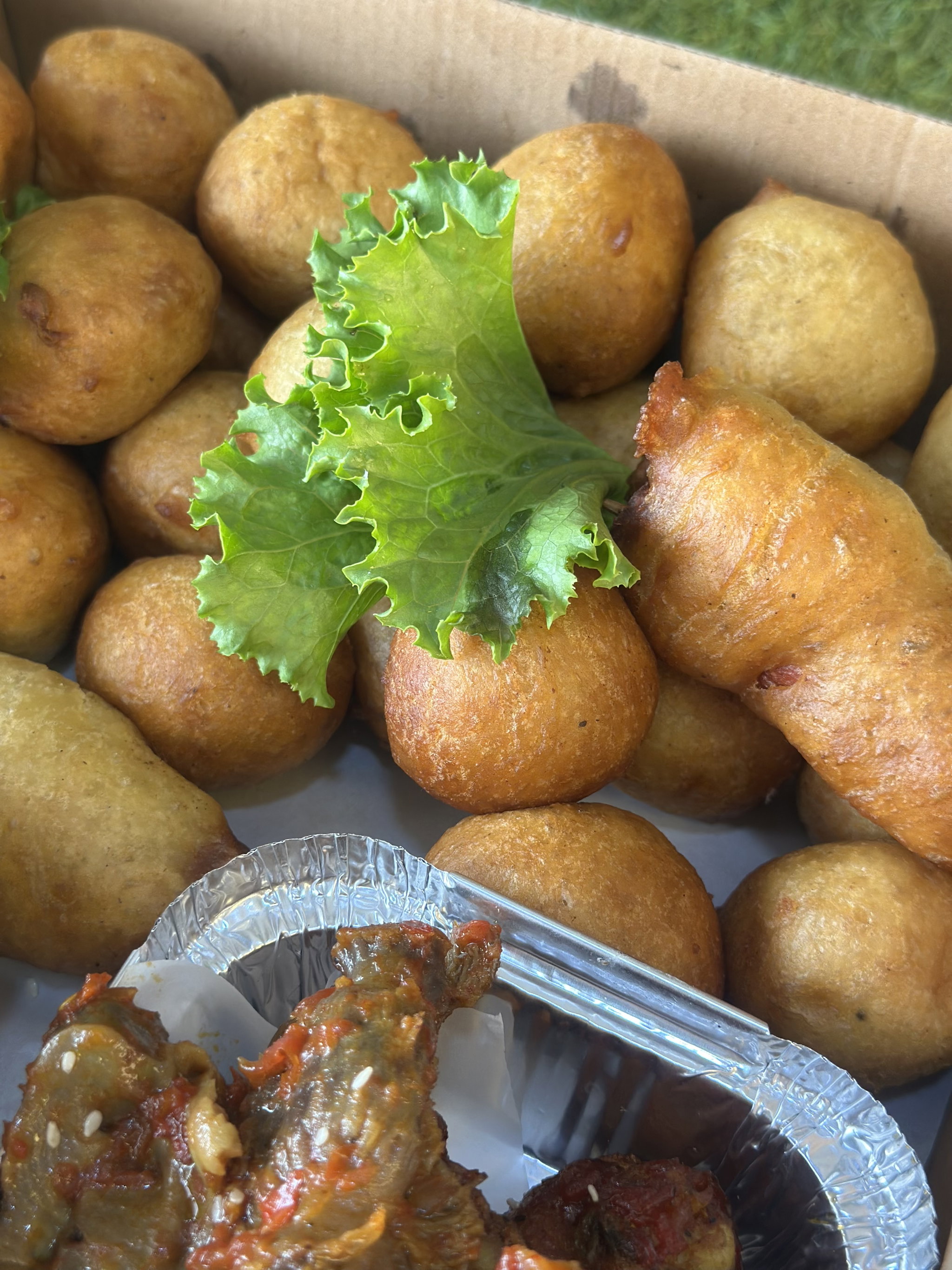 The Alalubosa Grubs Box_4