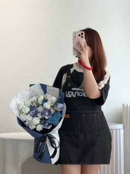 Malta Blue White Soap Flower Bouquet 