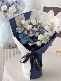 Malta Blue White Soap Flower Bouquet 