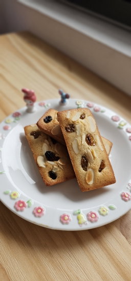 Almonds & Raisins Financier 