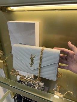 Bolsa Saint Laurent YSL branca tiracolo 