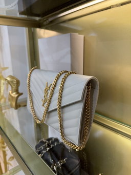 Bolsa Saint Laurent YSL branca tiracolo 