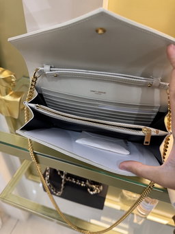 Bolsa Saint Laurent YSL branca tiracolo 
