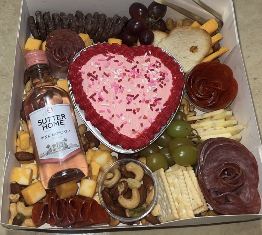Charcuterie Gift Bites Box with Cake - #1 w/ Moscato