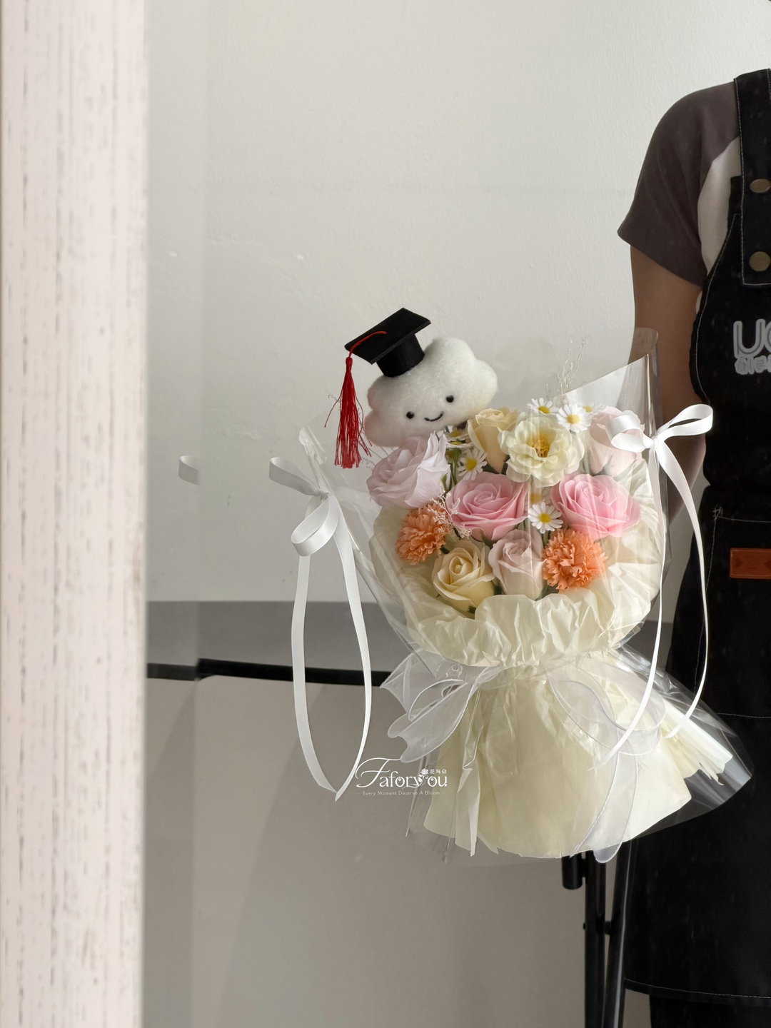 ( GC005 ) Graduation Cloud Doll Soap Flower Bouquet 