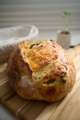 Jalapeño Cheddar Sourdough 